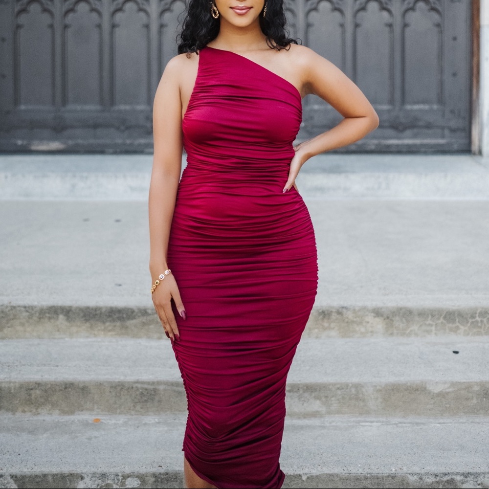 OH POLLY Ruched Midaxi Dress